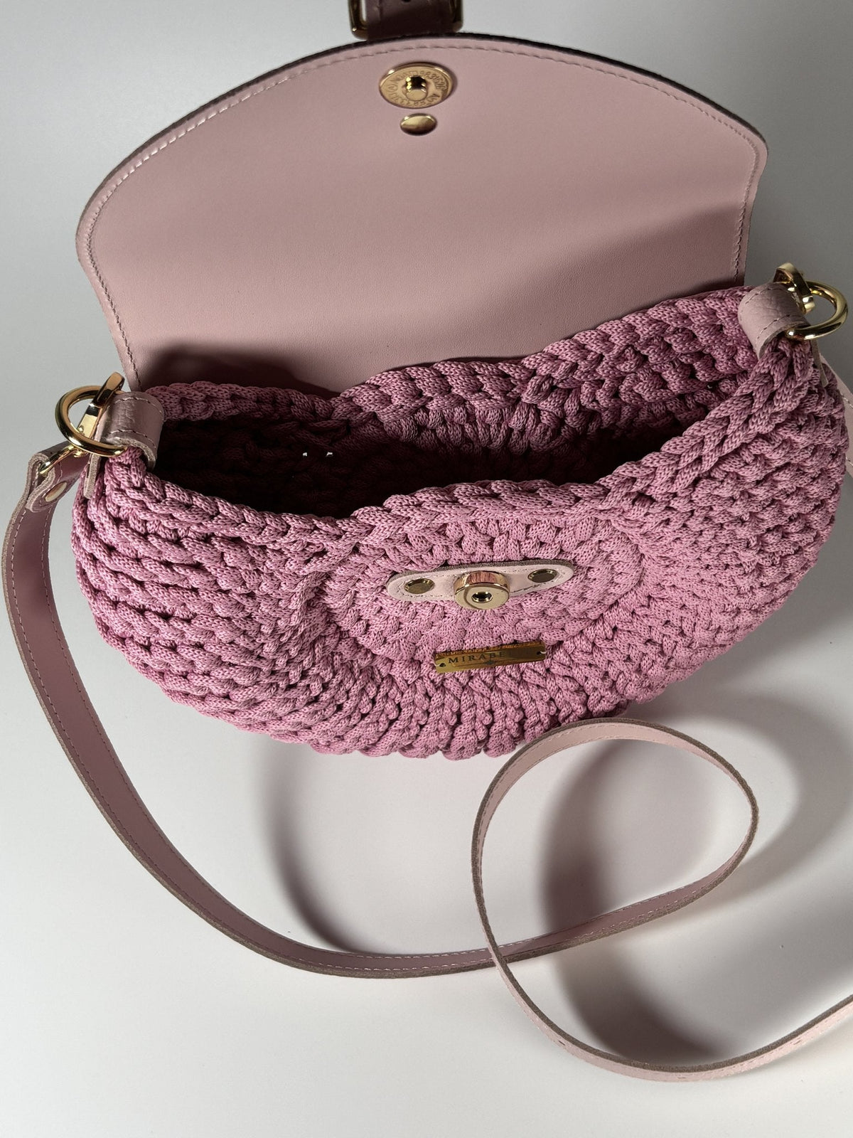 Sac Oreo rose poudré, intérieur et bandoulière