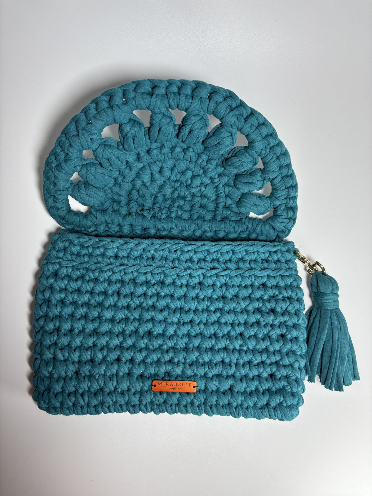 Pochette écaille bleu canard, rabat ouvert