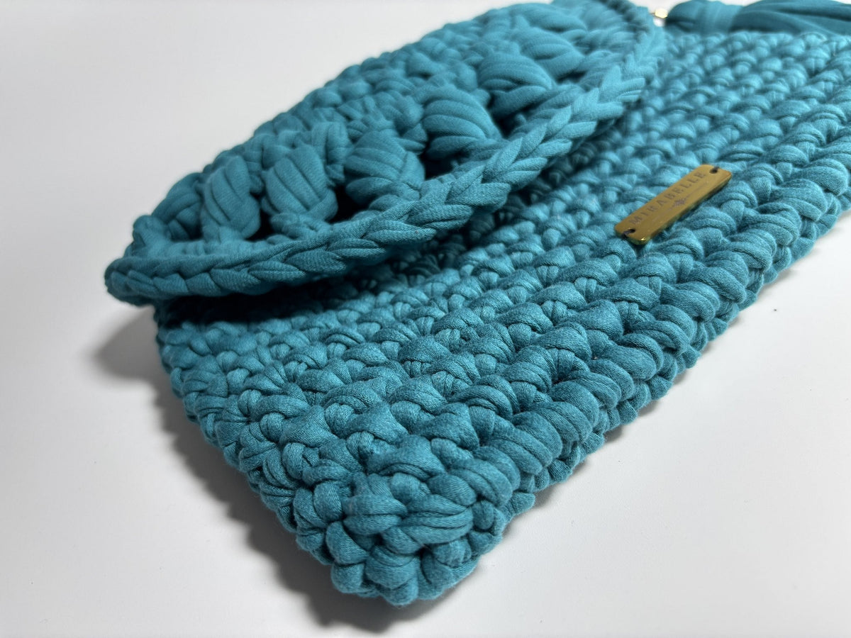 Pochette écaille bleu canard, vue de dessus