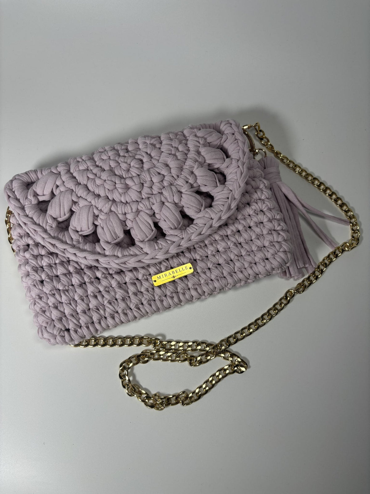 Pochette écaille gris lilas, trois quarts