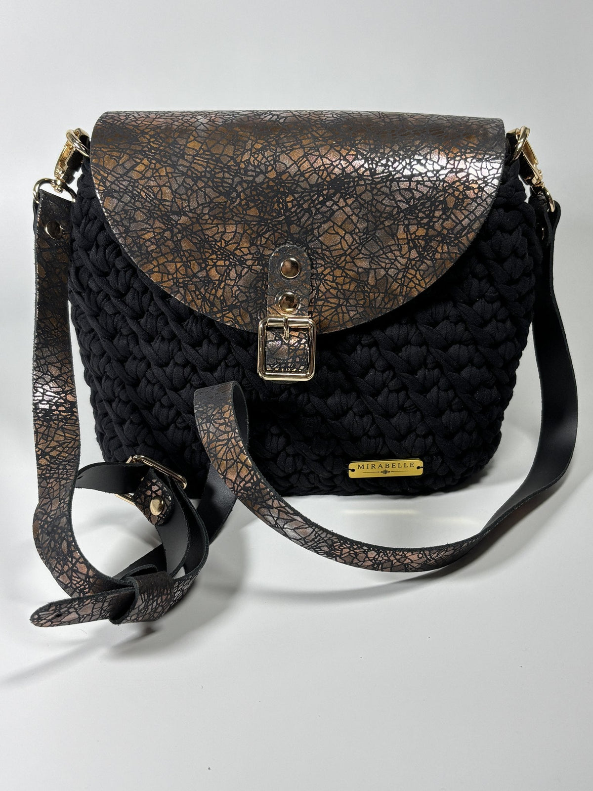 Besace noire, profil