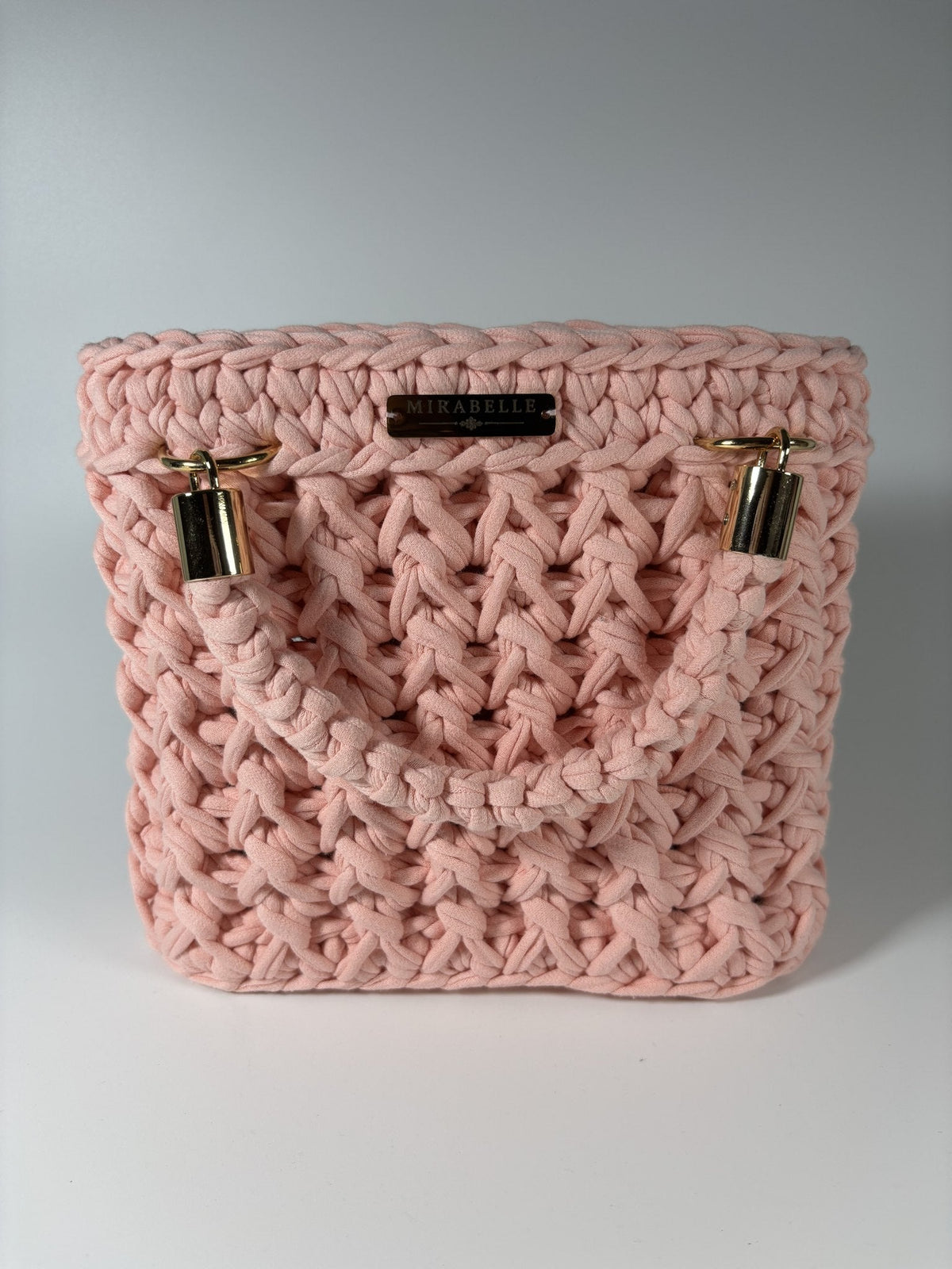 Cabas Mirabelle en crochet abricot poudré, point bobble, vue de face