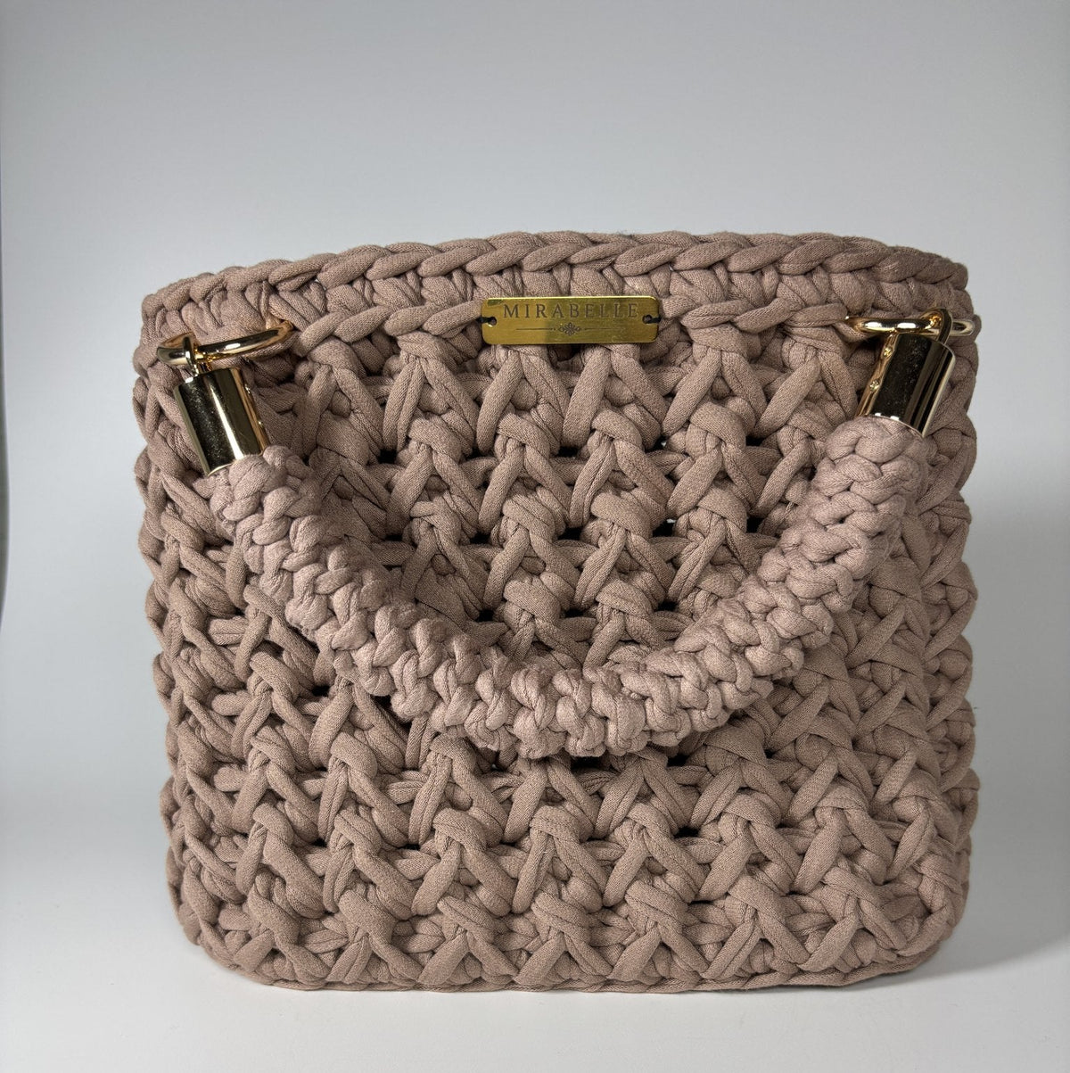 Cabas Mirabelle en crochet brun taupe, maille dense, vue de face