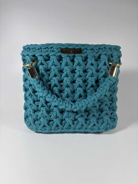 Cabas Mirabelle en crochet bleu canard, anses tressées, vue de face